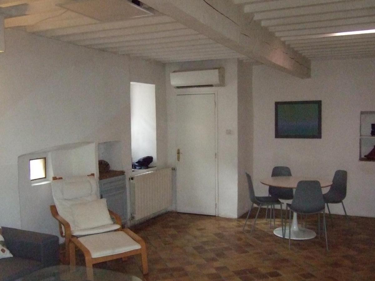Une Maison Dans Le Village Ribiers Eksteriør billede