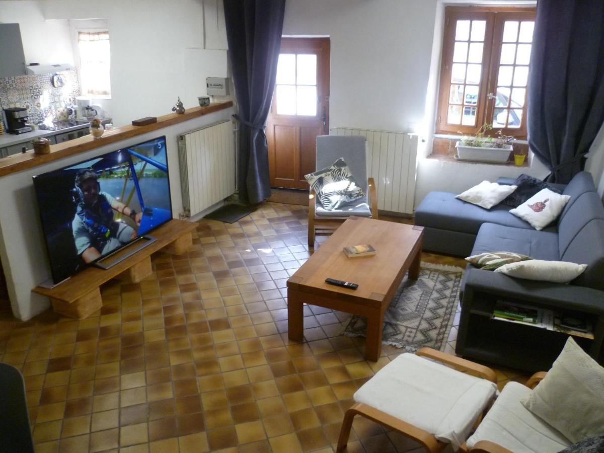 Une Maison Dans Le Village Ribiers Eksteriør billede